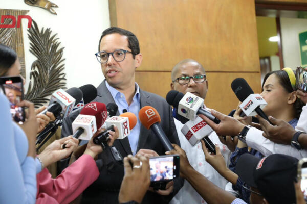 PRM solicita a JCE actuar frente a campaña de noticias falsas contra Luis Abinader denunciando un plan de descrédito difundida en redes. Foto: CDN Digital