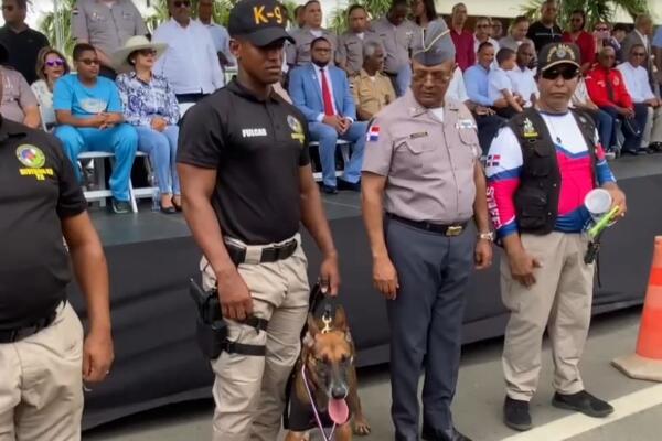 Director PN reconoce y pone en retiro a un leal perro policía del K9