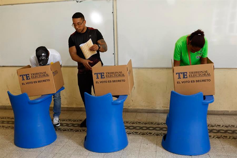 Panamá espera los resultados tras jornada electoral