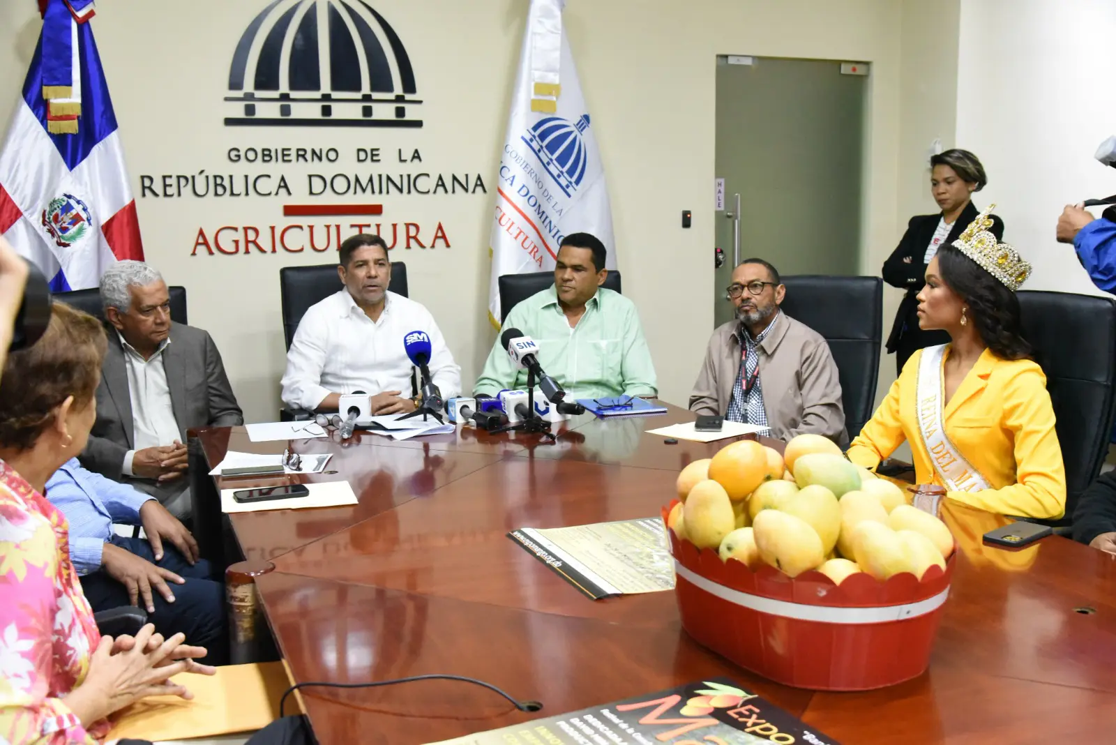 Ministerio de Agricultura Limber Cruz, invita a Expo Mango 2024 (foto, fuente externa)