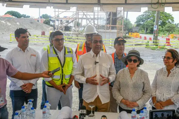 Ministro de Obras Públicas Deligne Ascensión, afirma trabajos de la circunvalación de Baní están en un 90% (foto, fuente externa)