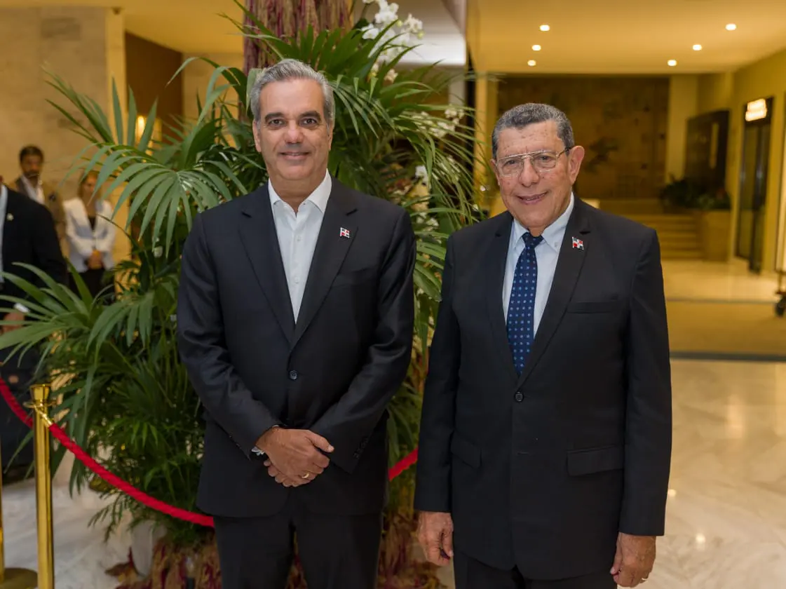 El presidente Luis Abinader y su homólogo, Marcelo Rebelo de Sousa. (Foto: fuente externa)