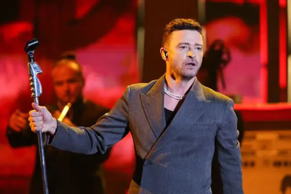 Justin Timberlake brindó un show en Chicago tras su detención