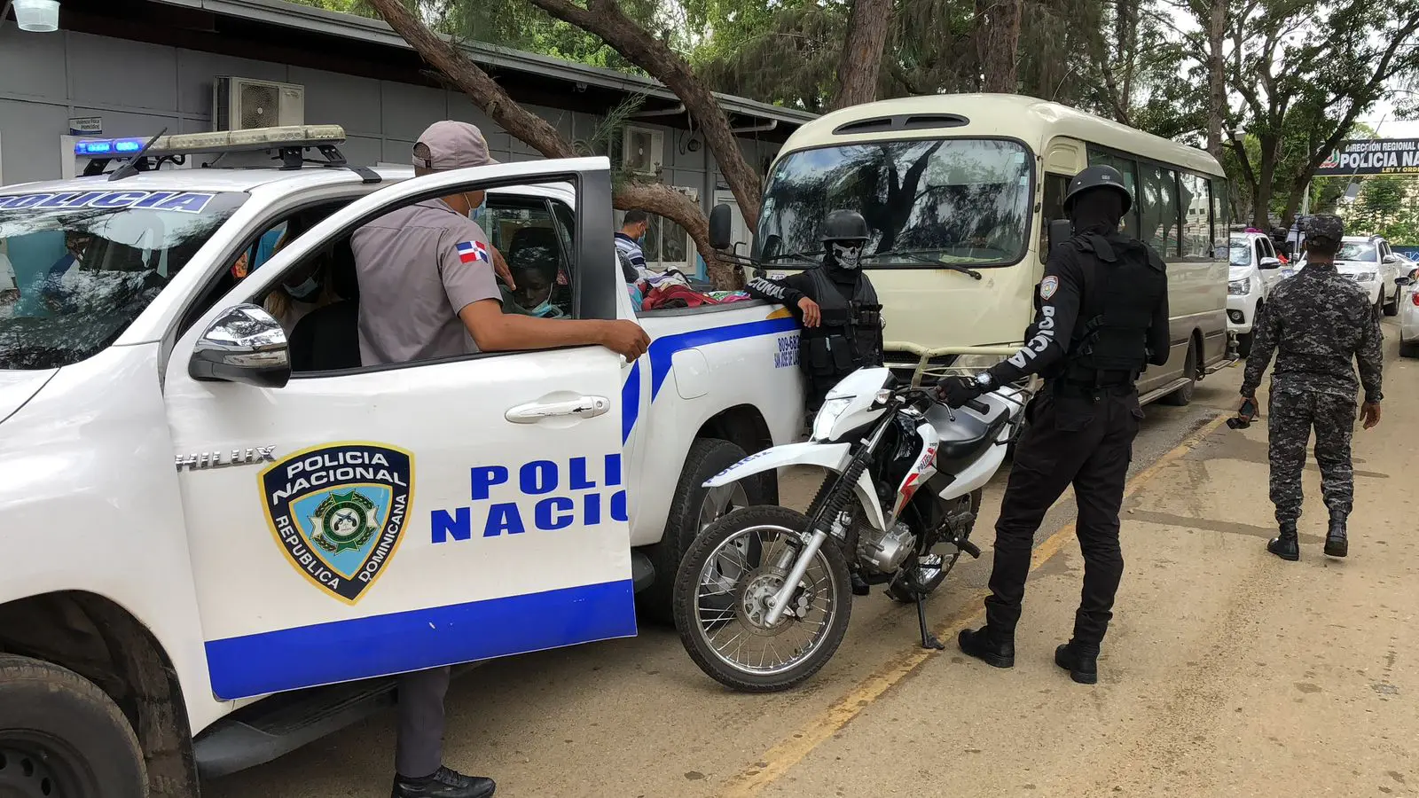 Arrestan tres hombres por tráfico de haitianos en San José de las Matas