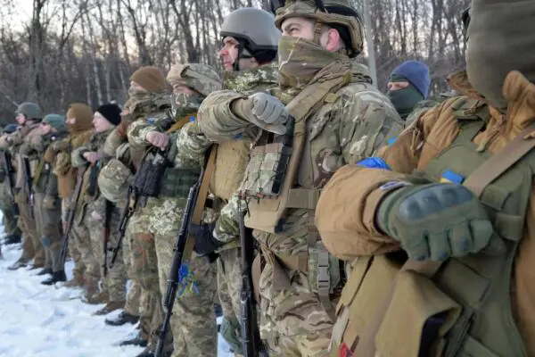 EE.UU. retira el veto a la entrega de armas a la polémica Brigada Azov de Ucrania. Foto fuente externa