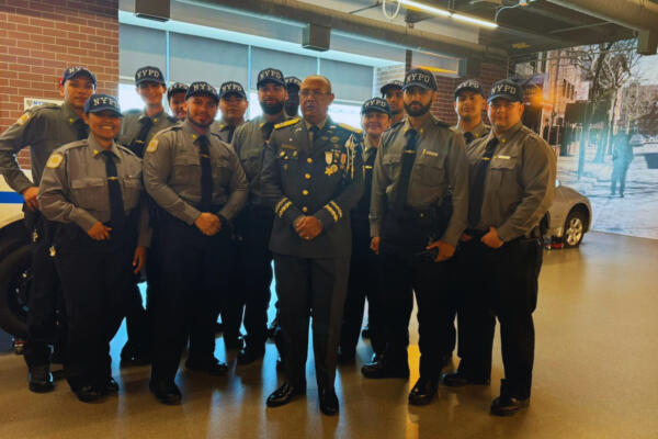 El mayor general de la Policía Nacional (PN) junto a integrantes de la Academia de la Policía de Nueva York. Foto: Fuente externa