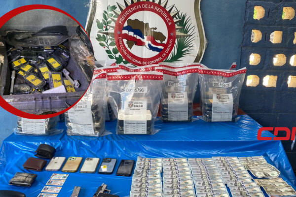 DNCD encuentra 64 paquetes cocaína en vehículo interceptado en peaje; arrestan tres hombres. (Foto: fuente externa)