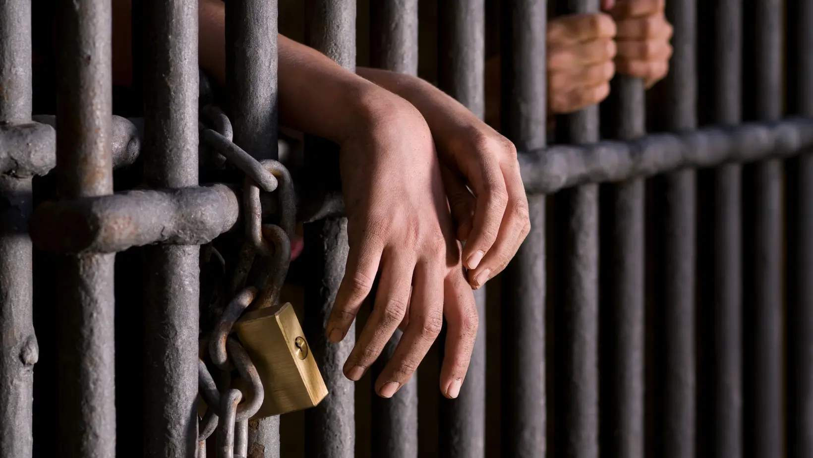 Dictan prisión preventiva a hombre que ultimó a pareja La Guáyica