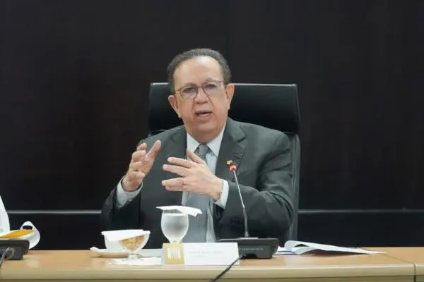 Héctor Valdez Albizu, Gobernador del Banco CentralFoto: fuente externa