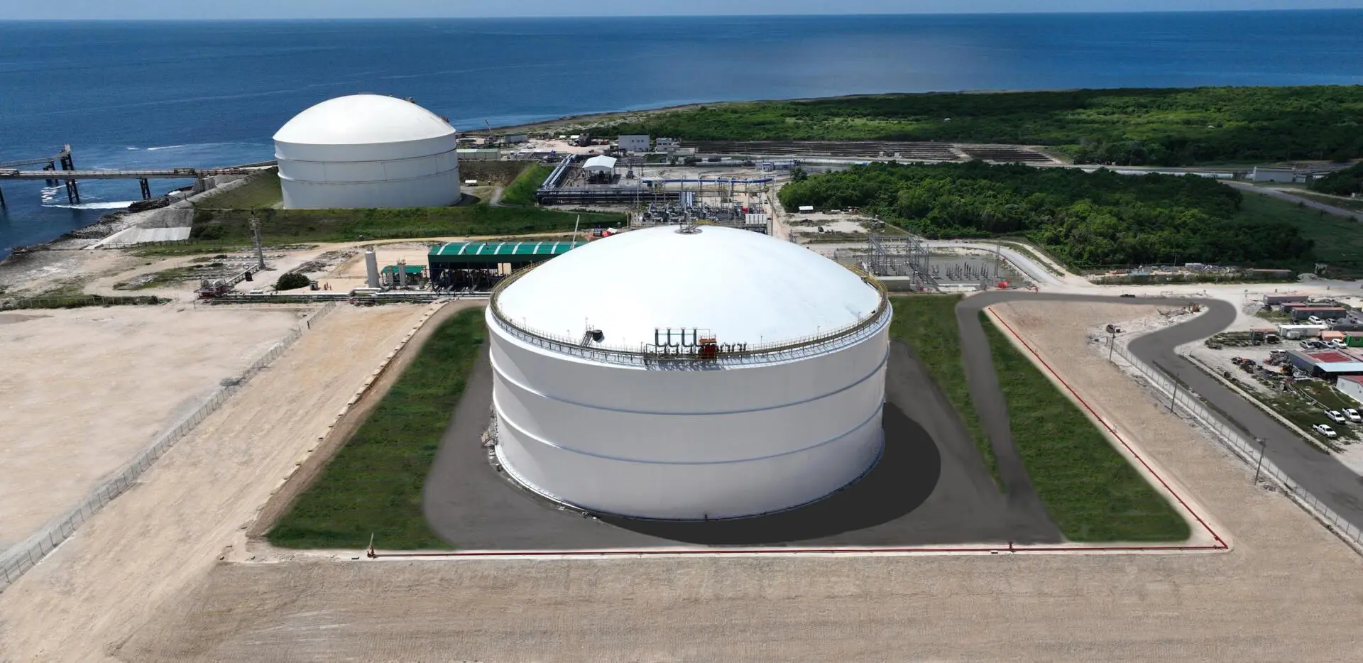 AES Dominicana y ENADOM concluyen con éxito la interconexión de sus infraestructuras de almacenamiento de gas natural. (foto, fuente externa)