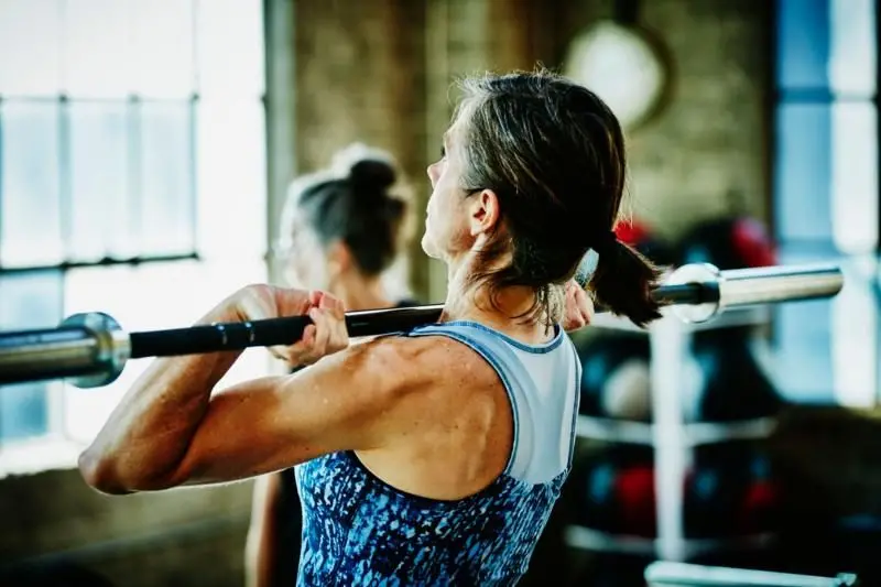 ¿Tienes más de 40 años­? Concéntrate en ganar músculos más que en el perder peso. (foto, fuente externa)