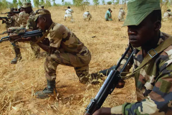 Soldados nigerianos. Foto: Fuente externa