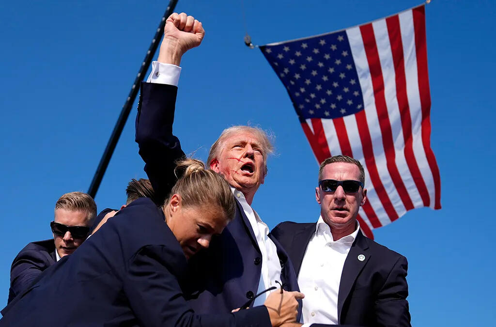Trump resulta herido por roce de disparo en un mitin de campaña