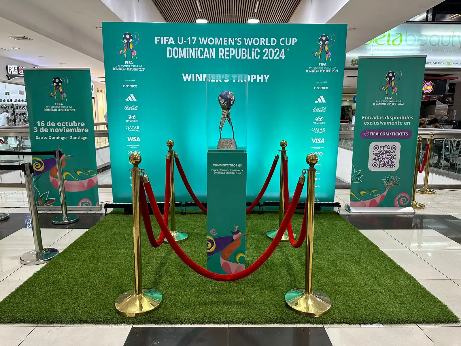 Trofeo del Mundial de Fútbol Femenino llega a Ágora Mall