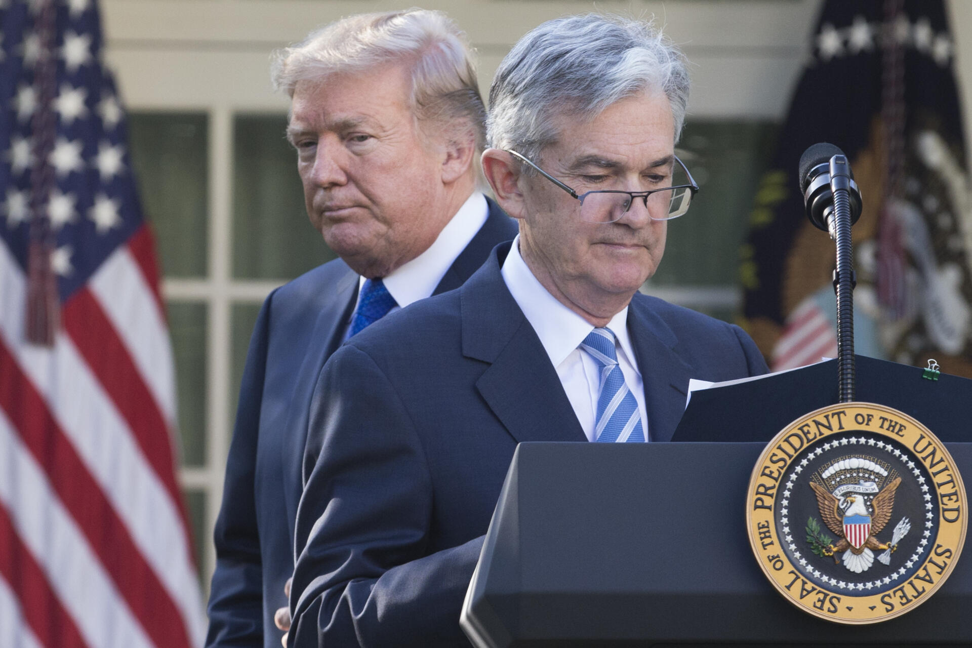 Trump amenaza con destituir a Powell de la Reserva Federal