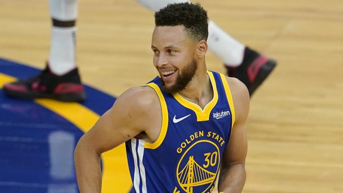Curry asegura que a los Warriors les queda todavía "mucha gasolina"
