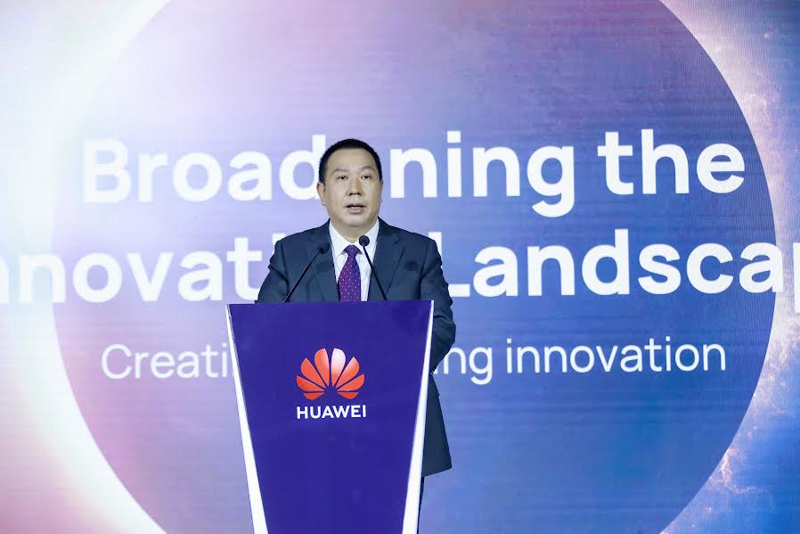Este es el tercer evento enfocado en la innovación y la PI que Huawei ha organizado sobre sus prácticas de innovación. Cada año Huawei invierte en I+D más del 10 % de sus ingresos por ventas.