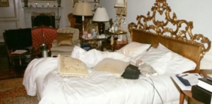 La cama donde murió Michael Jackson: drogas y una muñeca horrible