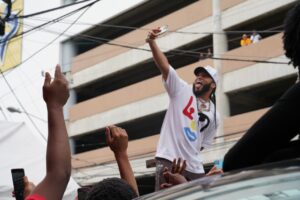 El Alfa se despide de sus fanáticos dominicanos para iniciar gira por Europa