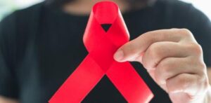 Las muertes anuales por sida bajan un 5,7 %; la lucha global se debilita