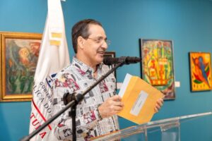 Ramón Pastor De Moya, viceministro de Identidad Cultural y Ciudadanía en la entrega de los Premios Anuales de Literatura 2022