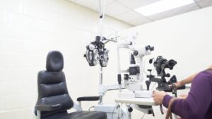 UTESA Inaugura dos Laboratorios de Optometría