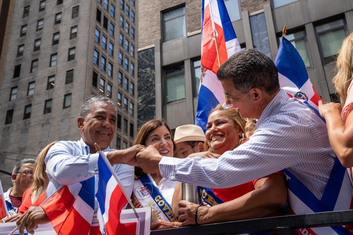 Dominicanos desfilan en Nueva York para celebrar sus logros