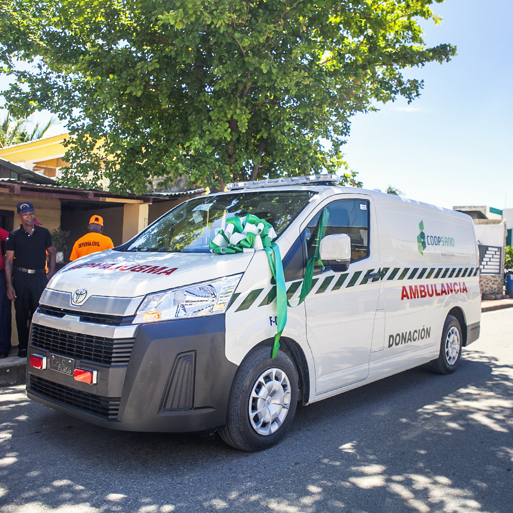Coopsano donates an ambulance to the municipal district of Palo Verde