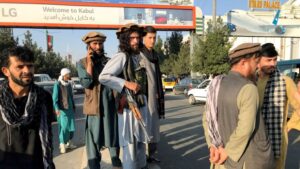 Talibanes piden reforzar los vínculos con Afganistán tras un año en el poder