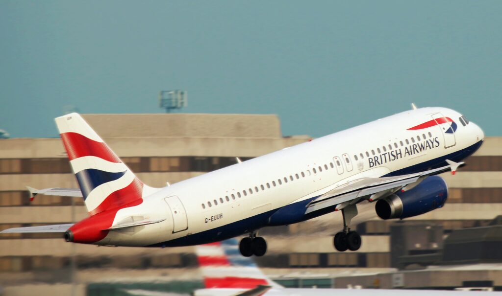 Mujer corre desnuda en un avión en pleno vuelo con destino a Inglaterra