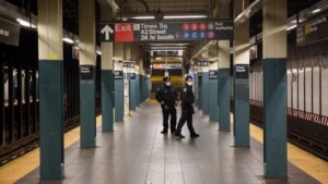 Metro de Nueva York pide vetar a un pasajero por primera vez