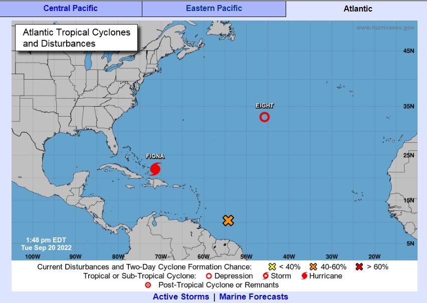 Se forma depresión tropical 8 en Atlántico y Fiona sigue como huracán mayor