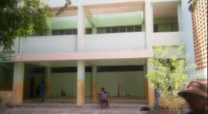 Dos liceos de Barahona llevan tres días sin docencia