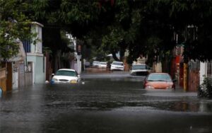 Evacuan a cientos de personas en varias áreas de Puerto Rico por inundaciones