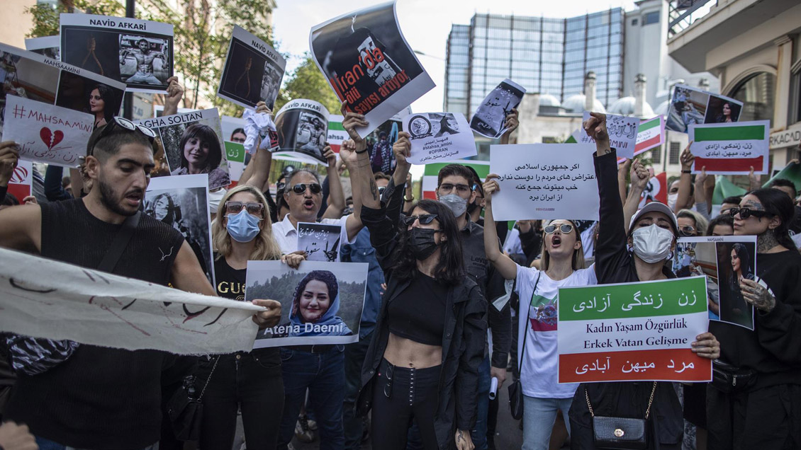 Número de muertos en protestas en Irán sube a al menos 83, según ONG