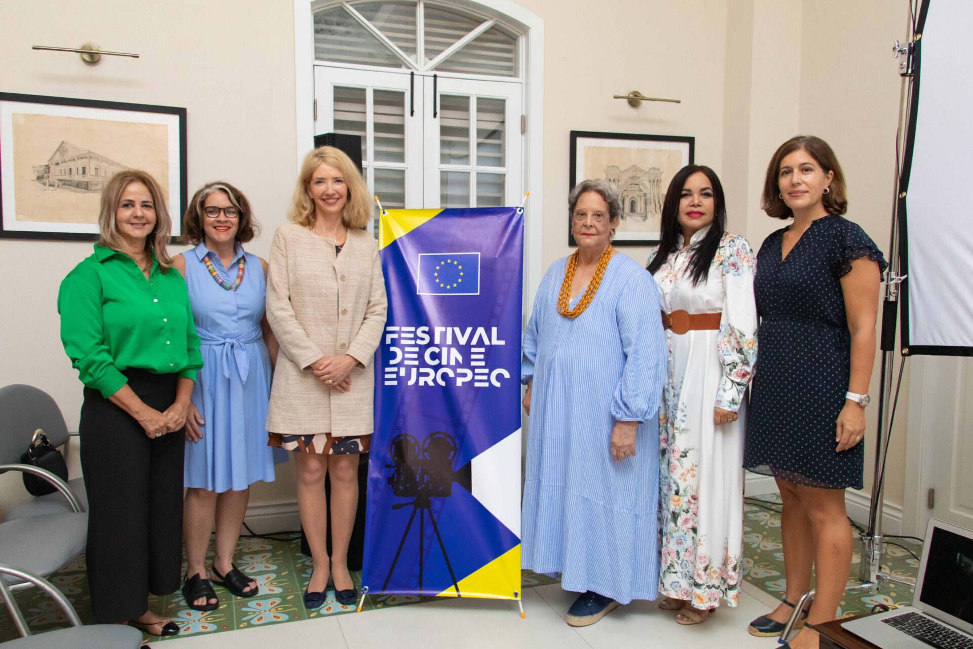 María Isabel Cáceres, Beba Finke, Katja Afheldt, Lilian Russo, María Virginia Dorrejo y María Luisa Benítez.