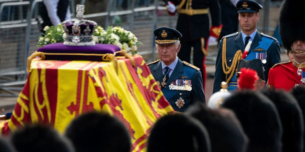 Río humano fluyó junto al Támesis para decir adiós a Isabel II - Periódico  El Caribe