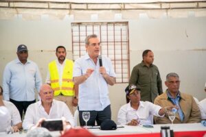 Abinader: en Samaná está todo en camino para arreglo de desastres