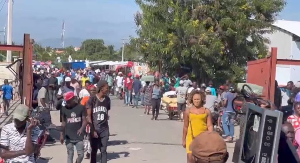 Helicopter, plane and Army patrols surround the Dajabón border due to tension in Haiti