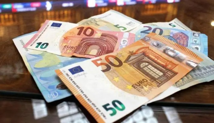 El euro se mantiene por debajo de la paridad por la aversión al riesgo