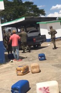 Contrabandistas de combustible enfrentan patrulla del Ejército