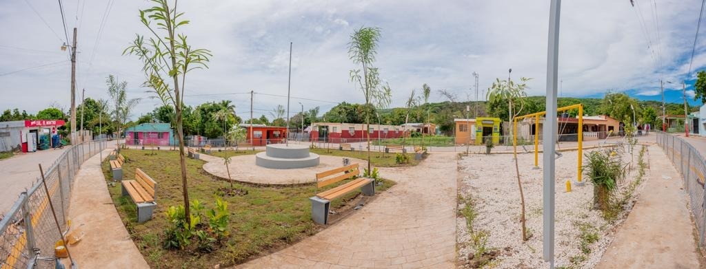 Mayor Fernández inaugurates a children's park in the Barahona sector