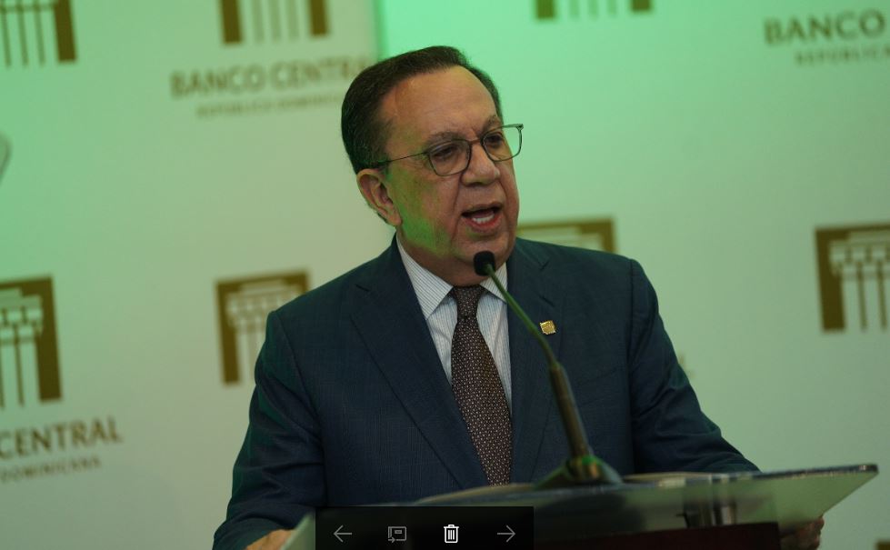Héctor Valdez Albizu, gobernador del Banco Central de la República Dominicana