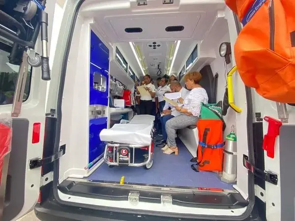El SNS entrega ambulancia equipada al hospital San Bartolomé, en Neiba