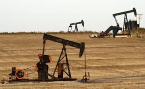 Petróleo de Texas sube un 1,4 % y cierra en 87 dólares