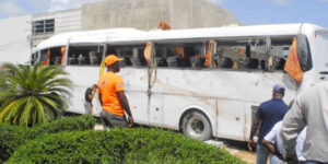 Aplazan solicitud de coerción a conductor autobús accidentado en Bávaro
