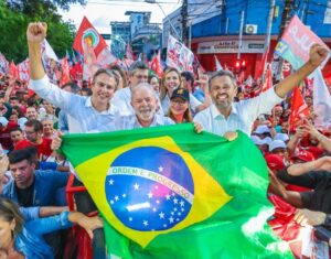 Últimos sondeos muestran a Lula con más de la mitad de los votos en Brasil