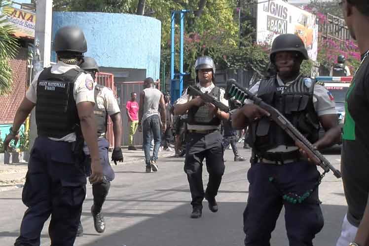 UE dispuesta a fortalecer Policía de Haití frente a bandas armadas