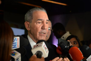 El ministro Franklin García Fermín habló con la prensa. Félix de la Cruz