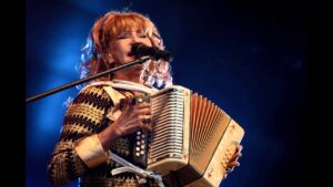 Fefita La Grande se desmaya en concierto en España